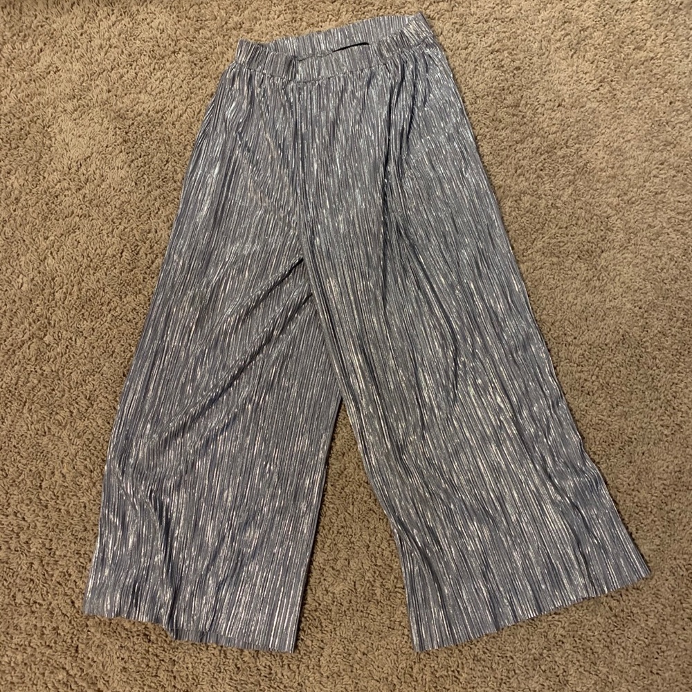 Fun quarter length disco pants!